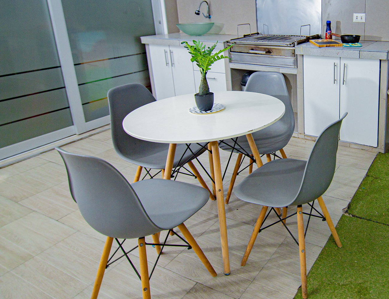 Cocina y comedor en Departamentos Izarza